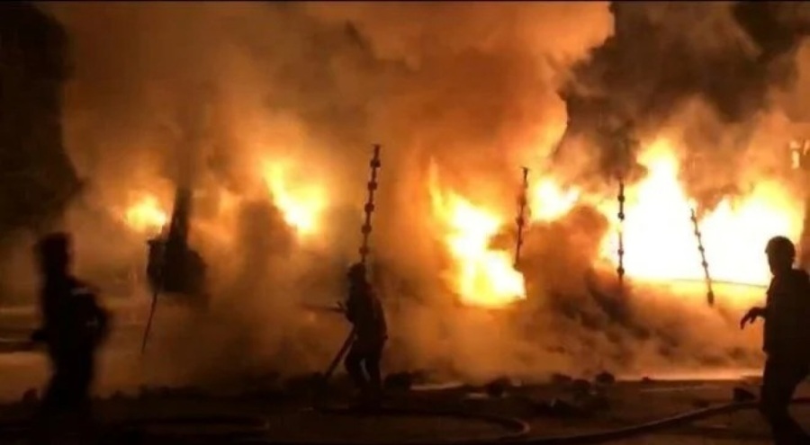 İplik yüklü tır kül oldu