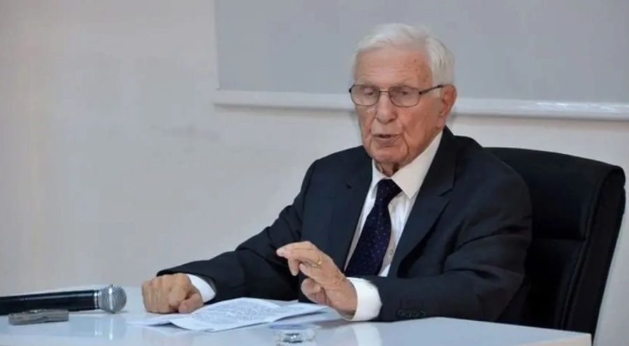 Eski Sağlık Bakanı Cevdet Aykan yaşamını yitirdi