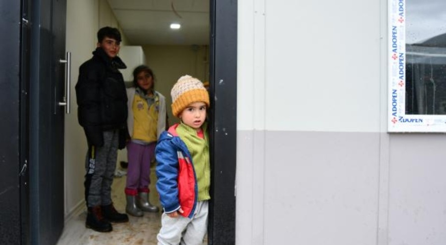 Gaziantep'de 72 depremzede aile prefabrik evlere yerleştirildi