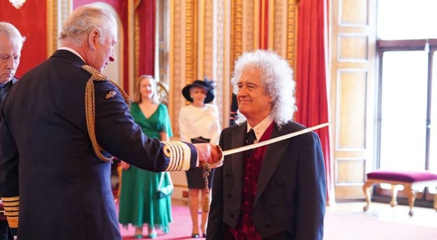 Queen'in gitaristi, "Sir" unvanı aldı