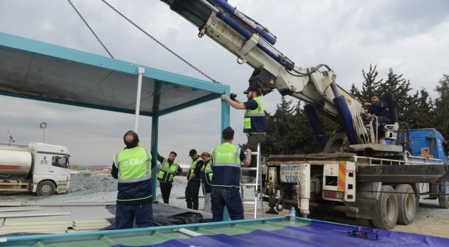 BTSO deprem bölgesinde ilk konteynerlerin kurulumunu gerçekleştirdi