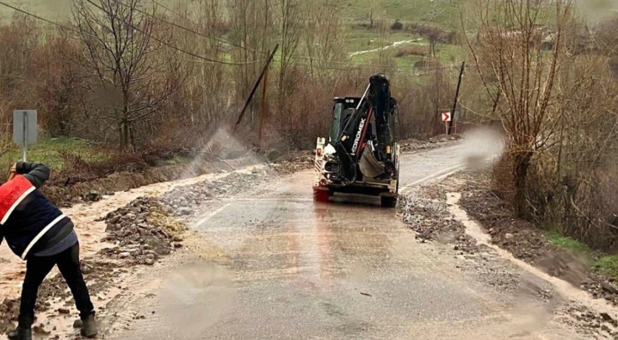 Sağanak sebebiyle kapanan Tunceli- Ovacık yolu ulaşıma açıldı