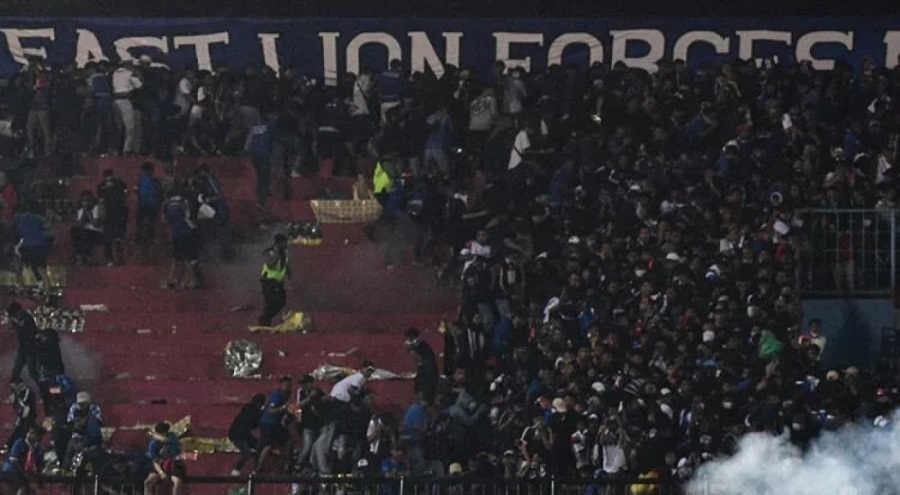 Endonezya'da stadyum felaketinde polise 18 aylık hapis cezası