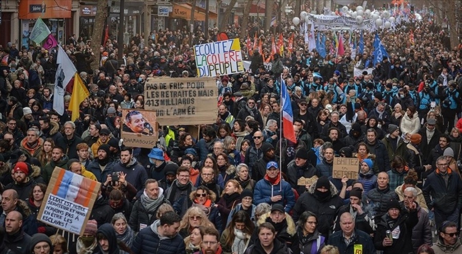 Fransa emeklilik reformu Senato'da kabul edildi
