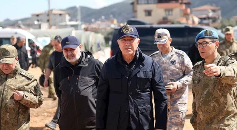 Bakan Akar Antakya'daki çadır kenti inceledi