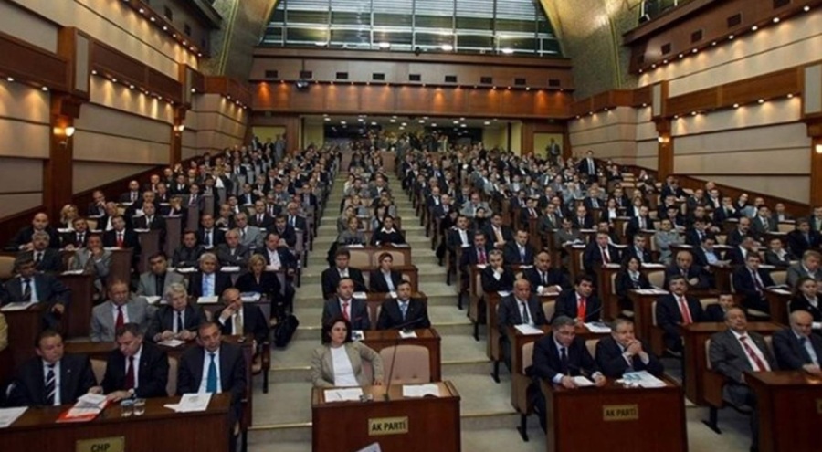 AKP'li Ertuğrul ve CHP'li Çepni, milletvekili aday adaylığı için istifa etti