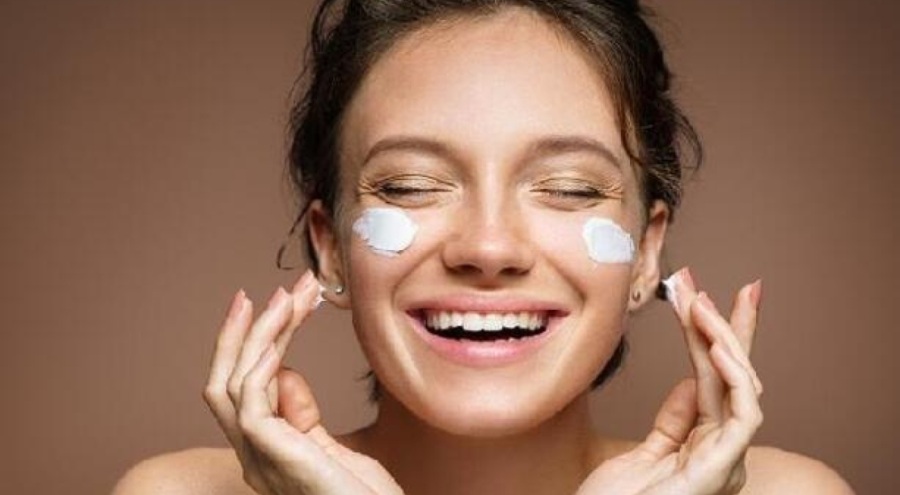 Soğuk havalarda cildinizi çok sıcak suyla yıkamayın uyarısı