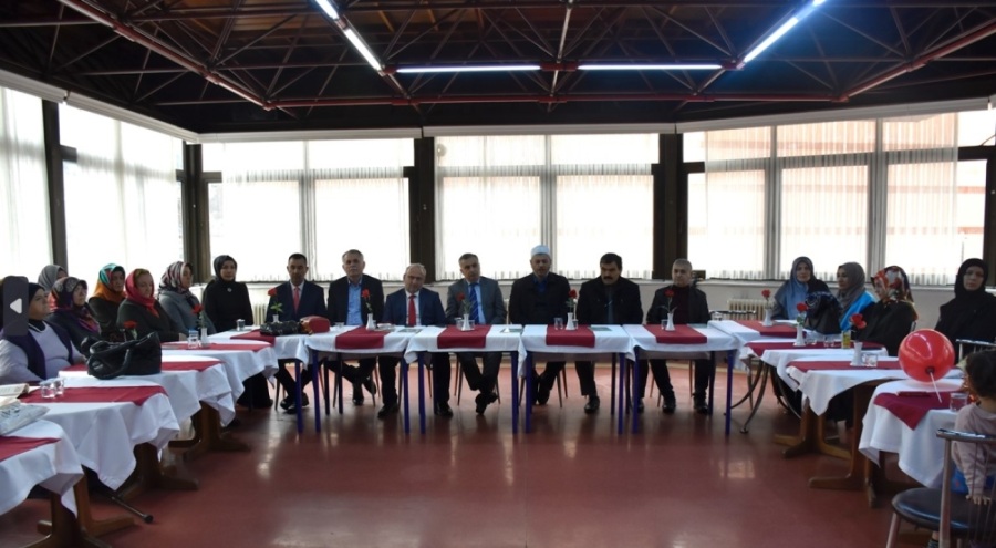 Bursa Öğretmenevi'nde depremlerde yaşamını yitirenler için mevlit okutuldu