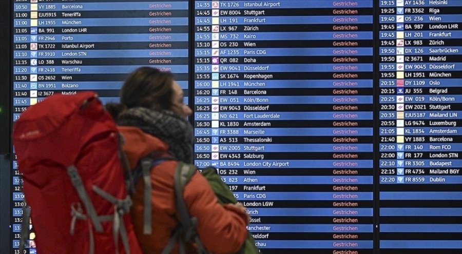 Almanya'da grevler nedeniyle havalimanlarındaki yüzlerce uçuş iptal oldu