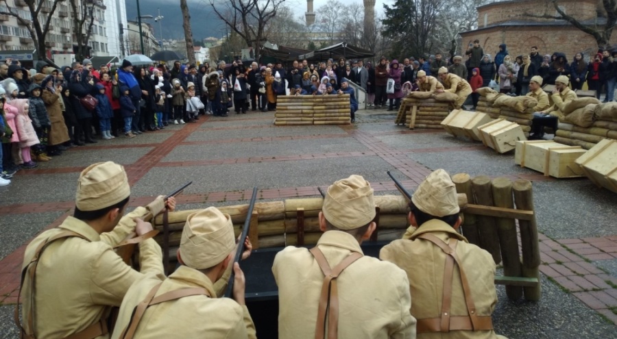 Bursa'da düzenlenen törenlerde şehit ve gaziler anıldı