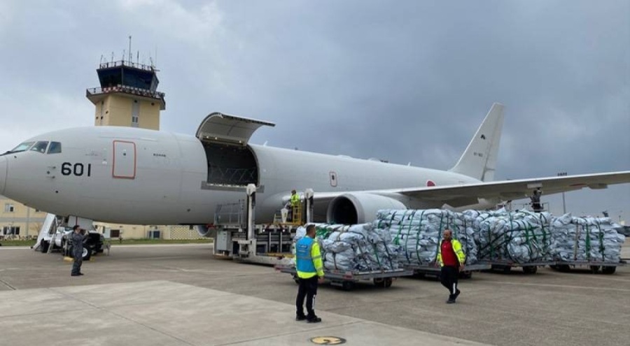 Japonya'nın yardım uçağı deprem bölgesine ulaştı