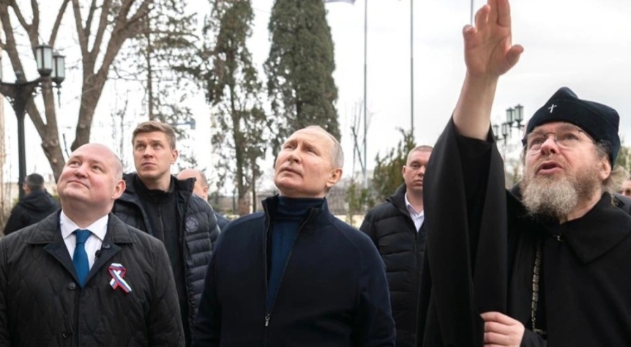 Putin'den ilhakın yıldönümünde Kırım'a ziyaret