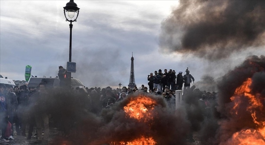 Fransa'da emeklilik reformu karşıtı  binlerce kişi sokağa indi