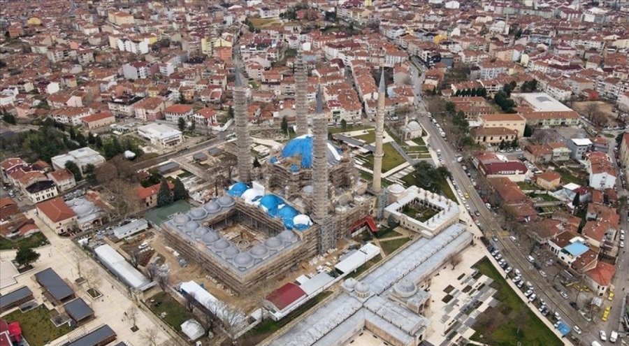 Selimiye Camisi'ni ortostat döşeme tekniği ayakta tutuyor