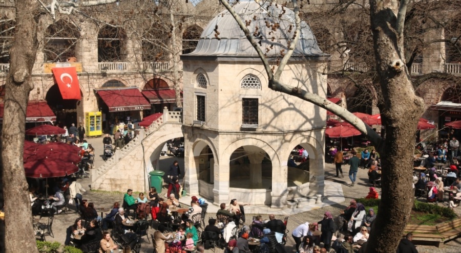 Bursa Koza Han'daki mescit mimarisiyle beğeni topluyor