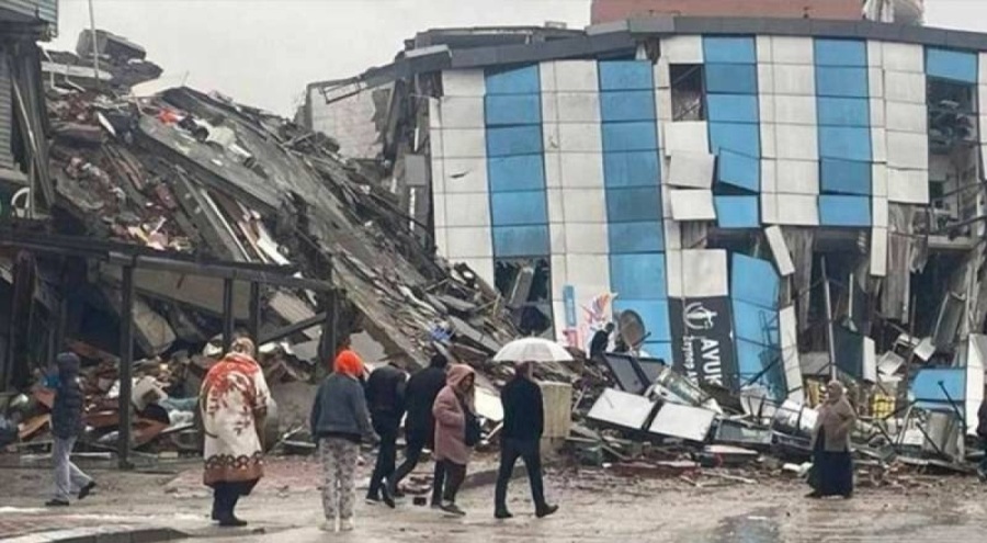 İlber Ortaylı:  İsias Otel ibret nesnesi olarak bu haliyle muhafaza edilmeli