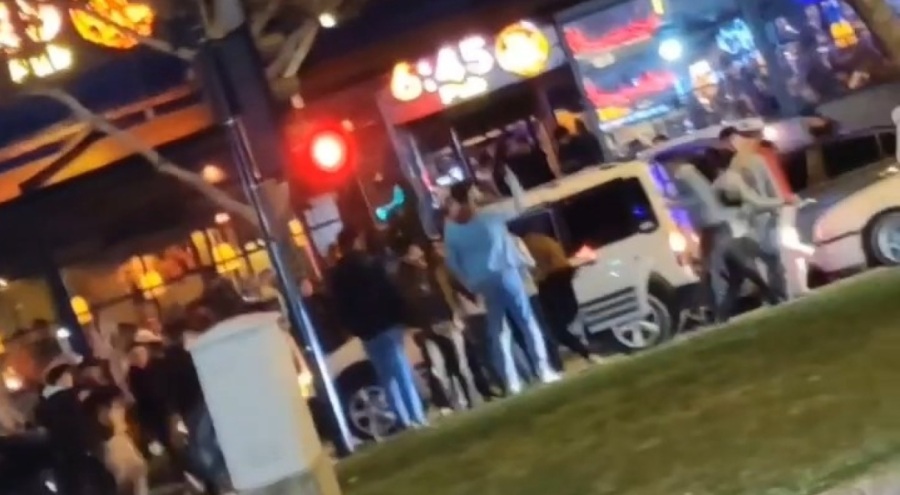 Bursa'da asker eğlencesinde yolu kapatıp oyun oynadılar!