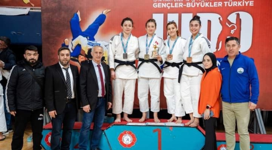 Bursalı judocular madalyaya doydu