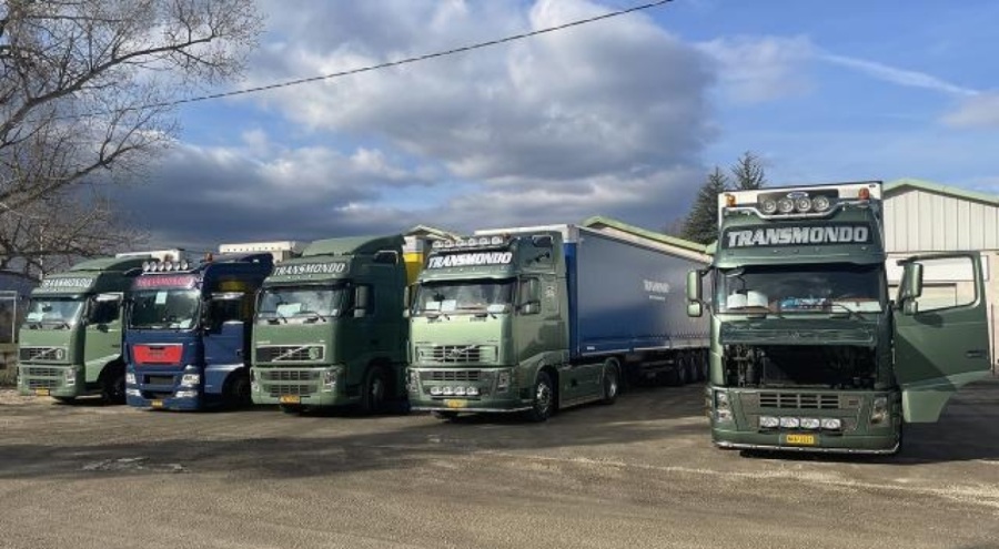 Yunanistan'dan depremzedelere 60 kamyon yardım