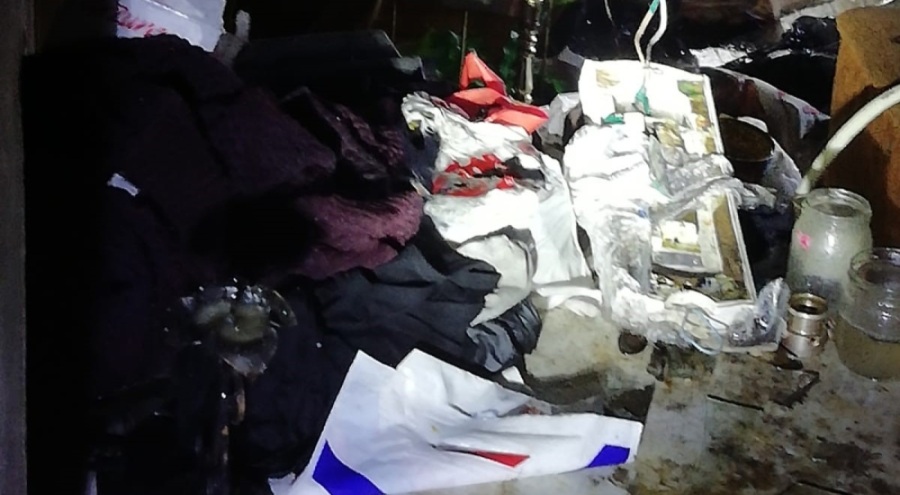 Çöp evde yangın çıktı