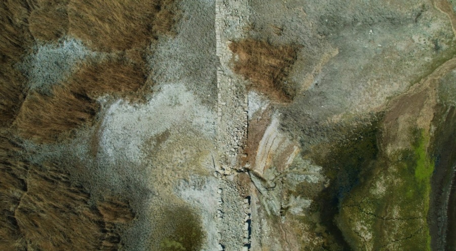 Gölde sular çekildi: Tarihi yol ortaya çıktı