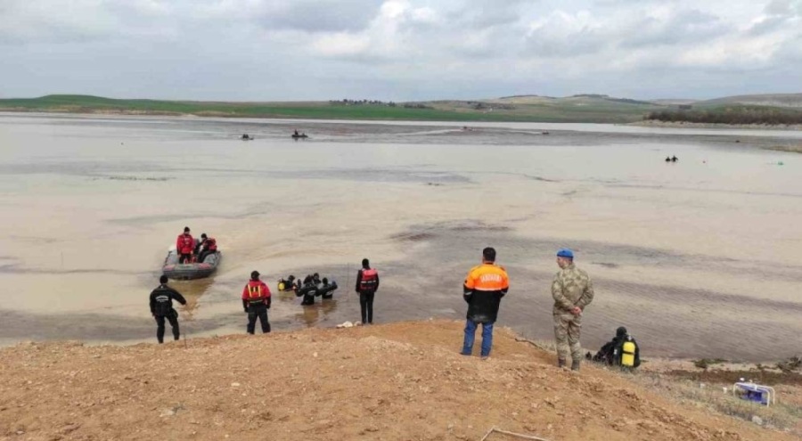 Selde sürüklenen TIR'ın şoförü 6 gündür aranıyor