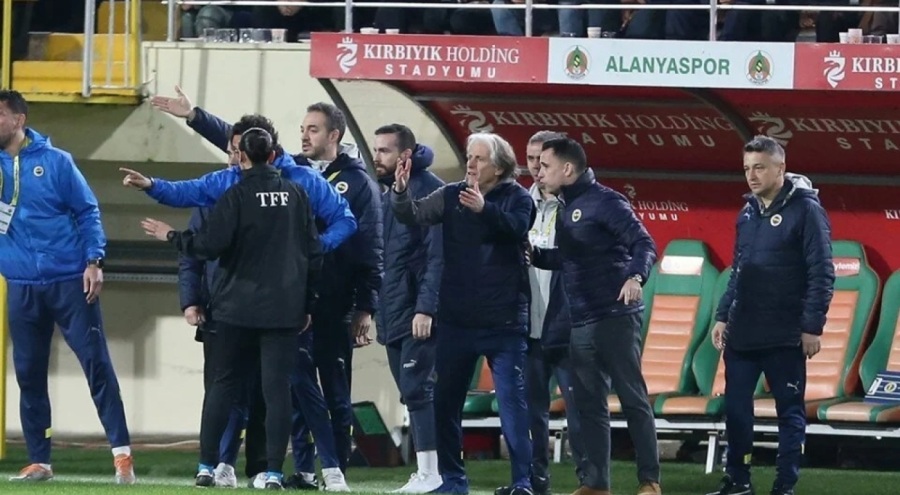 Jorge Jesus kırmızı kart gördü