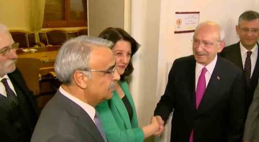 CHP lideri Kılıçdaroğlu'nun HDP ile görüşmesi başladı