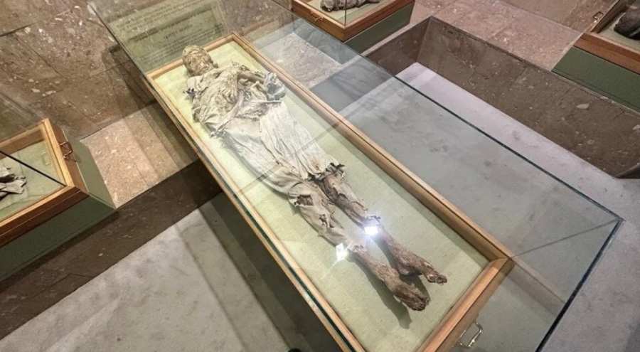 Niğde'deki bin yıllık mumyalar ziyaretçilerinin ilgisini çekiyor