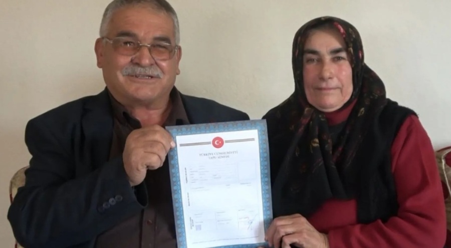 42 yıllık hayat arkadaşına tüm mal varlığını yıl dönümünde hediye etti