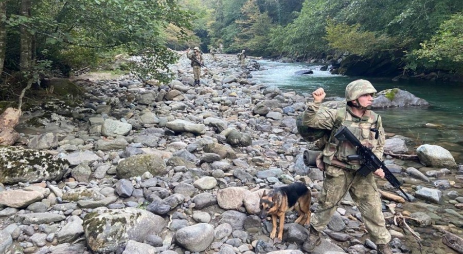 MSB: Yunanistan sınırında 2'si terör örgütü mensubu, 7 kişi yakalandı