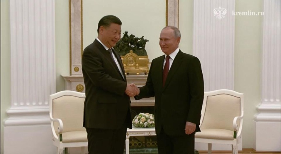 Çin Devlet Başkanı Cinping, mevkidaşı Putin ile bir araya geldi