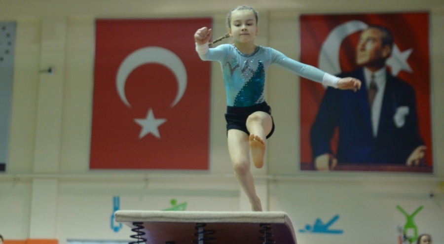 Jimnastik şampiyonu Elvan, antrenmanlarına Bursa'da devam ediyor