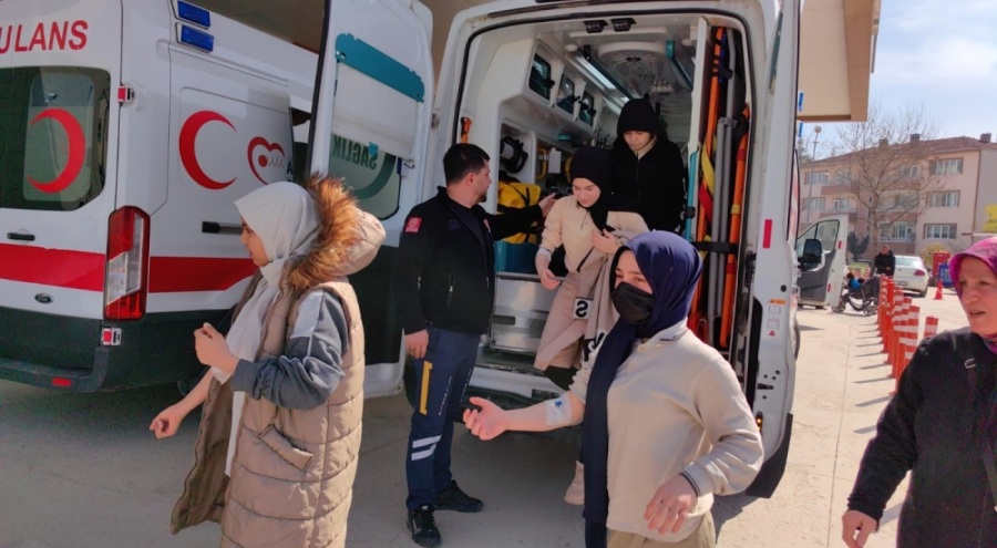 Bursa'da patlamış mısır öğrencileri hastanelik etti
