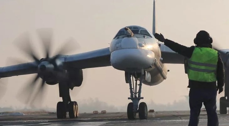 Rus uçaklarından 7 saatlik uçuş