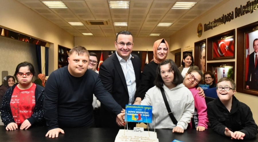 Özel çocuklardan Bursa Mustafakemalpaşa Belediye Başkanı'na ziyaret