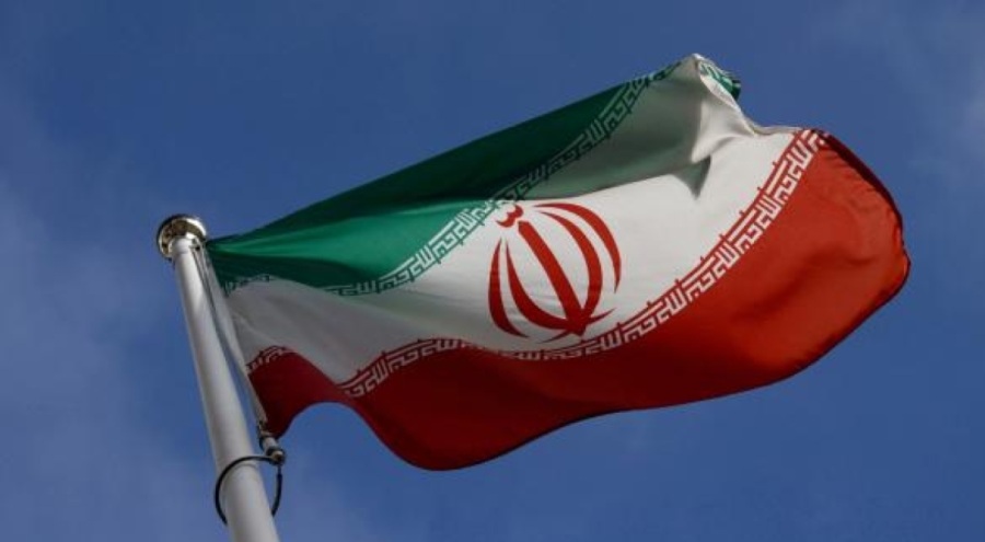 İran'da bazı polislerin elbisesine kamera takılacak