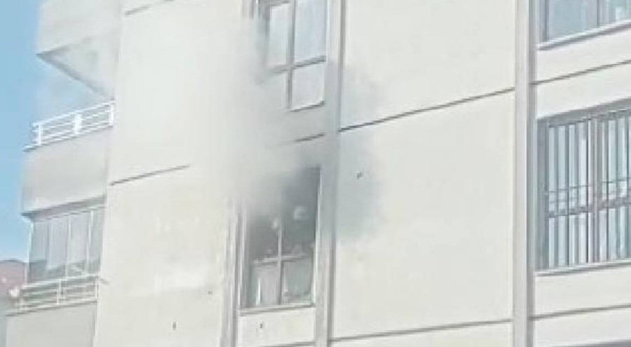 Diyarbakır'da evini ateşe verip kaçtı