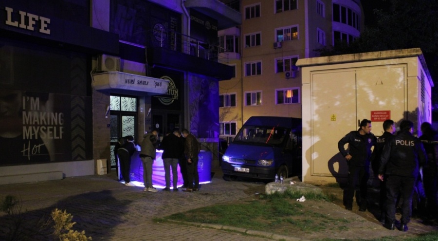 Balkondan atlayan kadın hayatını kaybetti