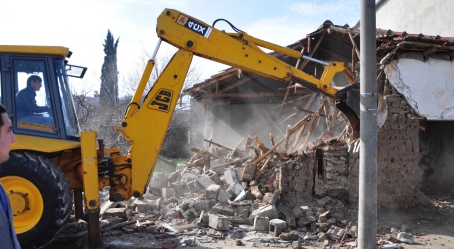 Bursa Karacabey'de yıkılan metruk bina sayısı 106 oldu
