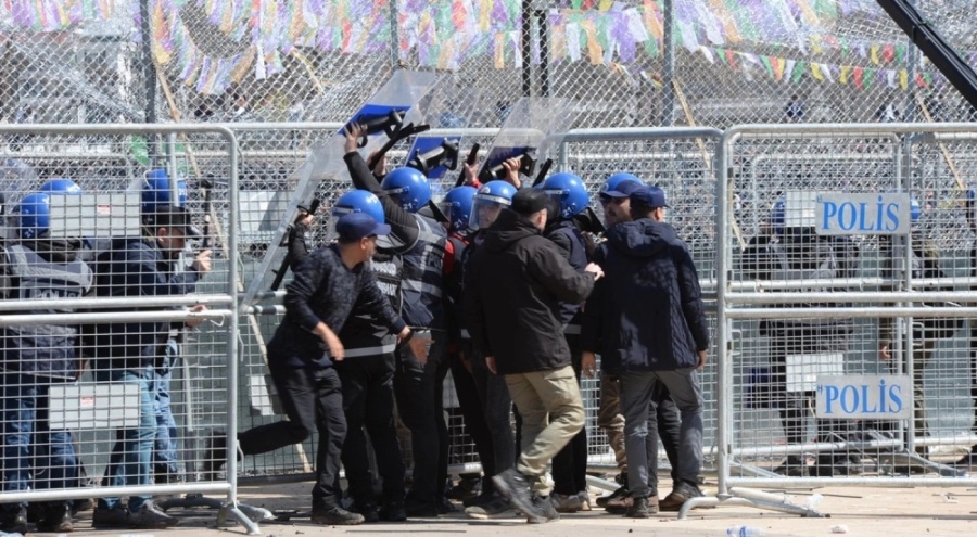 Diyarbakır'daki nevruz etkinliğine soruşturma başlatıldı