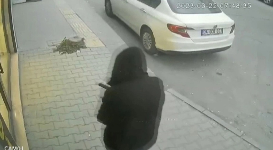 İstanbul'da sokak ortasında takip edip başından vurdu!