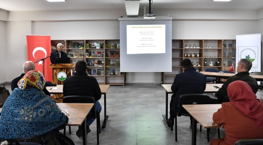 Bursa'da Ekolojik Yaşam Eğitimlerinde üzüm yetiştiriciliği anlatıldı