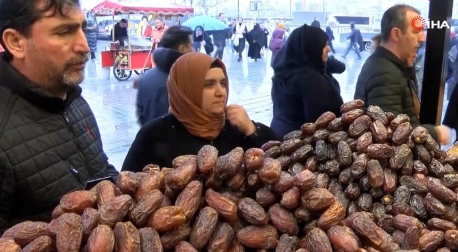 Eminönü'nde Ramazan alışverişi telaşı