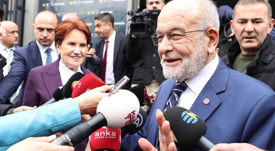 Akşener, Karamollaoğlu ile bir araya geldi