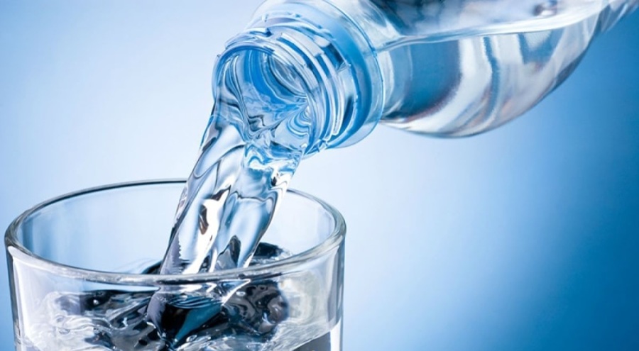 İftardan sahura kadar  saat başı 2 bardak su tüketilmeli