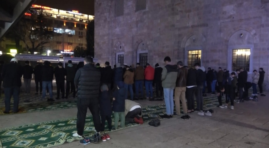 Bursa'da Ramazan... İlk teravih kılındı