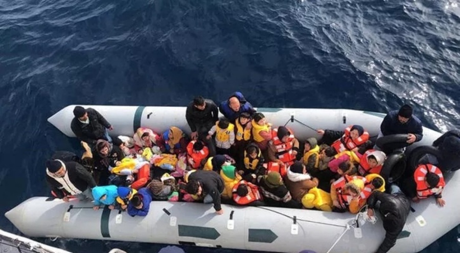 54 göçmen kurtarıldı