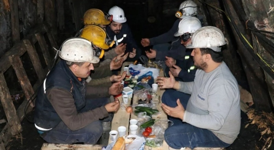 Madencilerin yerin metrelerce altındaki ilk sahuru