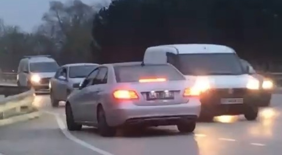 Bursa'da yolu karıştıran sürücü ters yöne girdi